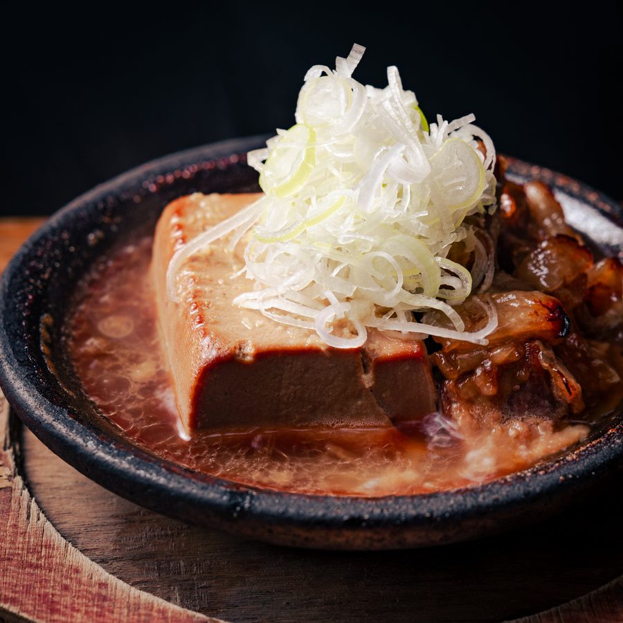 白髪ねぎをのせた肉豆腐