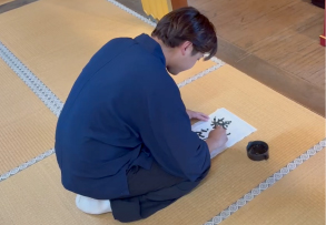 えびを持っている写真