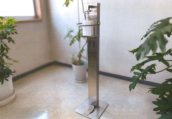 写真:車椅子用スタンド