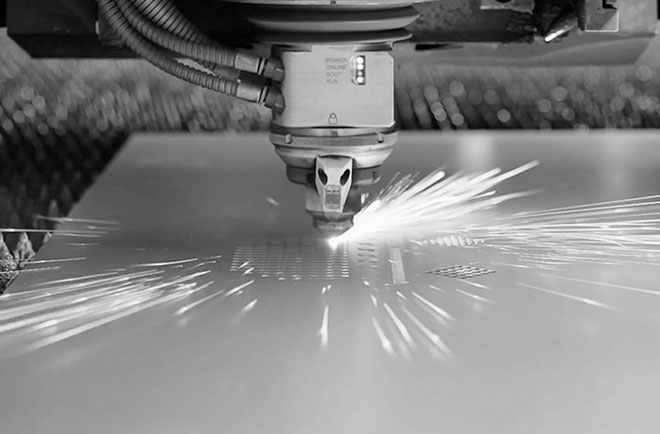 写真:レーザー加工