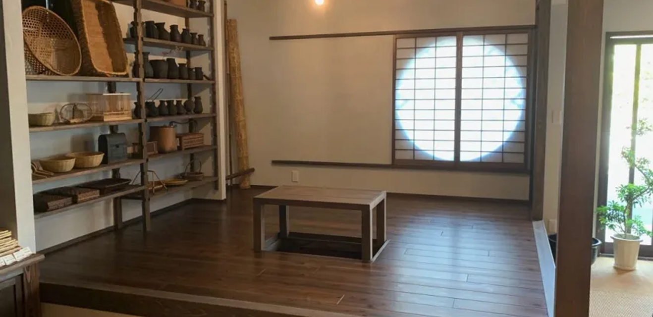 Chopsticks and setting